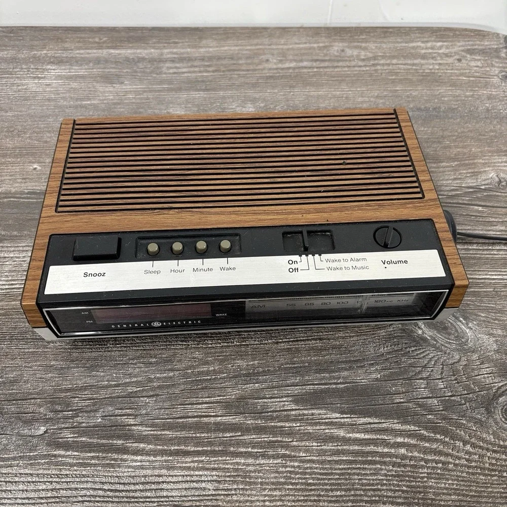 GE AM/FM Alarm Clock Radio Model 7-4633D General‎ Electric